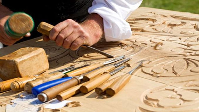 Sculpture Ornementale sur Bois